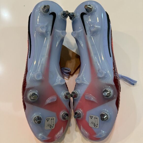 Athletic_Shoes